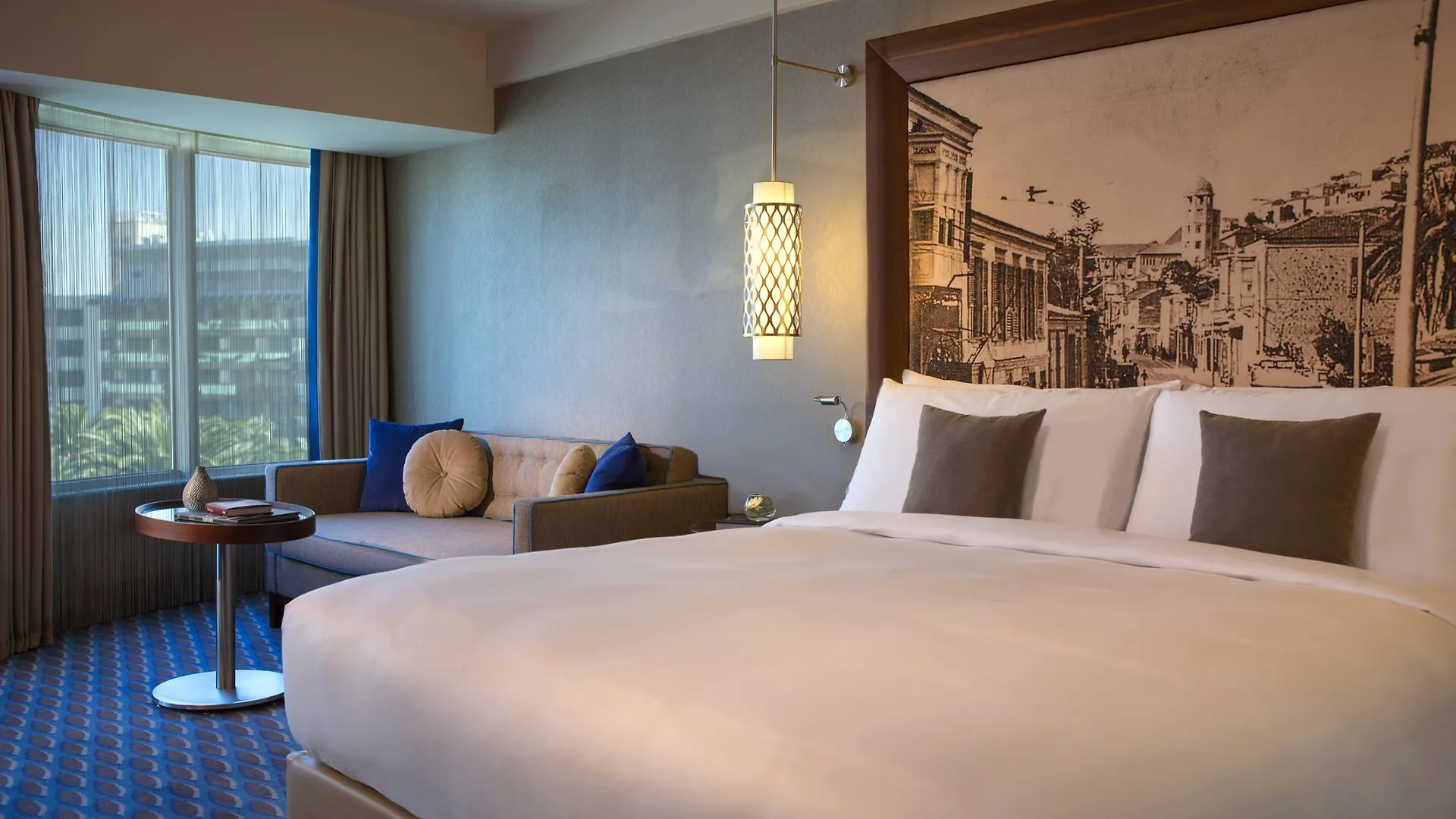 Renaissance Izmir Hotel