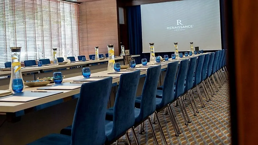 Renaissance Izmir Hotel 5*,