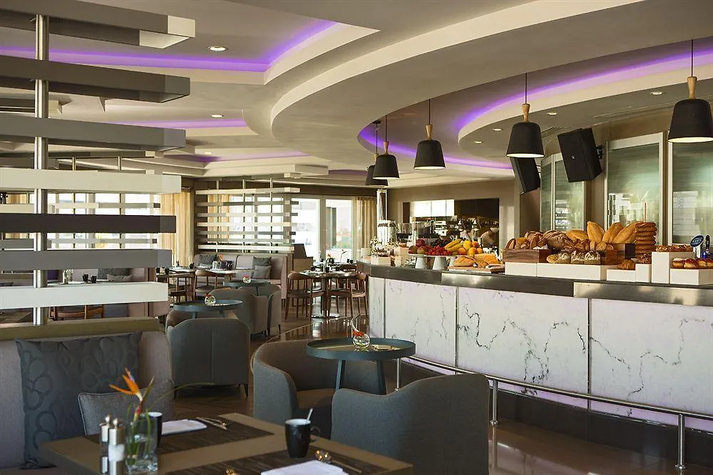 Renaissance Izmir Hotel