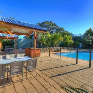 wallace-motel-and-caravan-park.queenslandhotels.net/