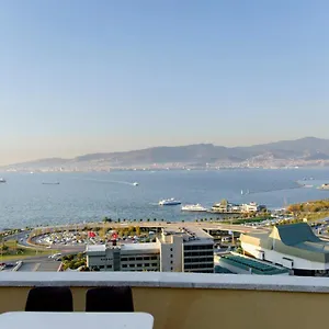 Büyük Apartamento
