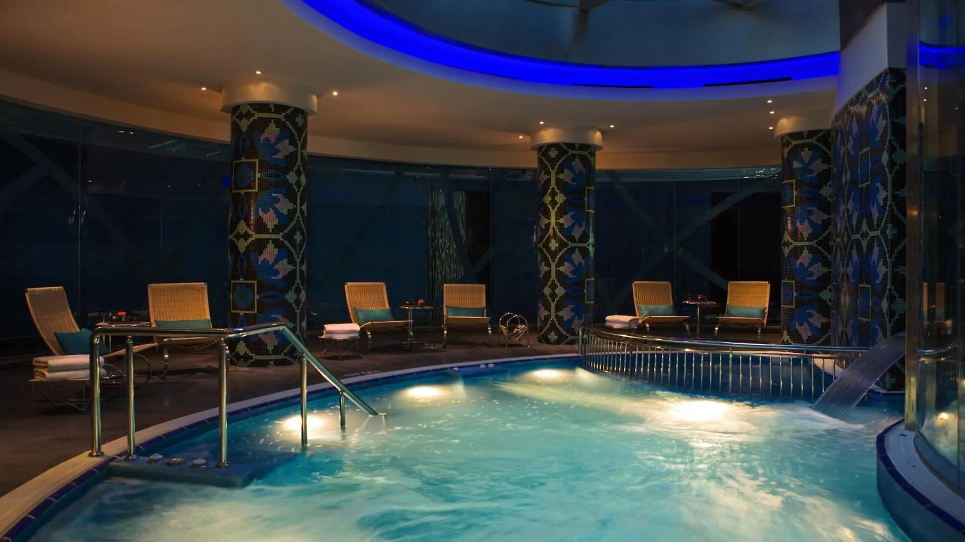 Renaissance Izmir Hotel